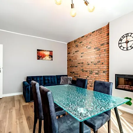 Appartement Charming Close To The Center Of *